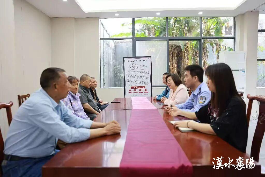 ▲社区一声“哨响”,公安、司法、住建等7个部门迅速响应、联合处置