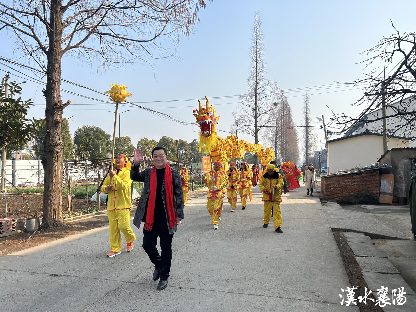 ▲杨家河社区特色舞龙队