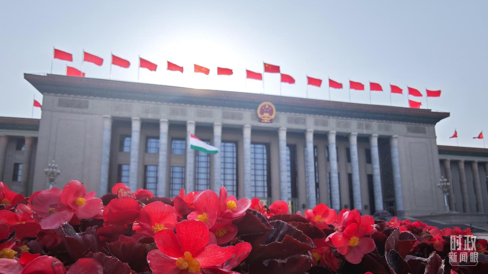 △5月12日的北京人民大会堂。(总台央视记者许永松拍摄)