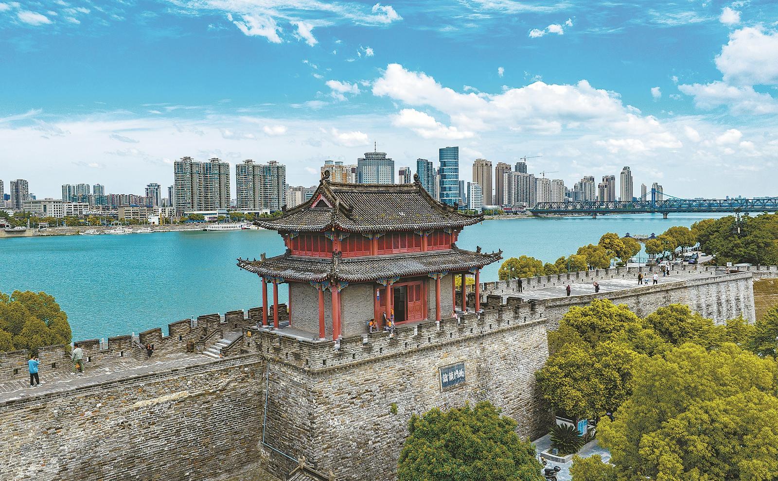 蓝天白云襄阳城